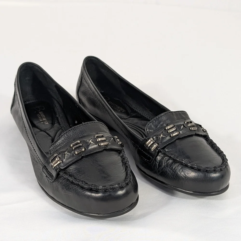 B. Makowsky Classics Women's Black Leather Slip On Loafers Size 7.5M